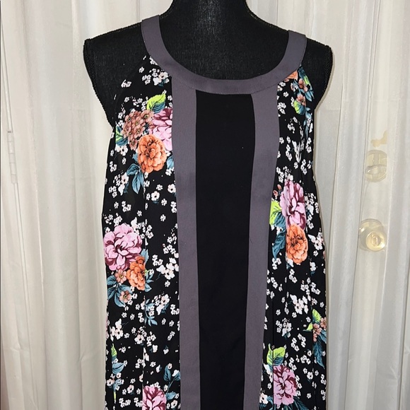 Torrid Halter Top Georgette Floral Black Size 3X
(22/24) - Picture 1 of 5